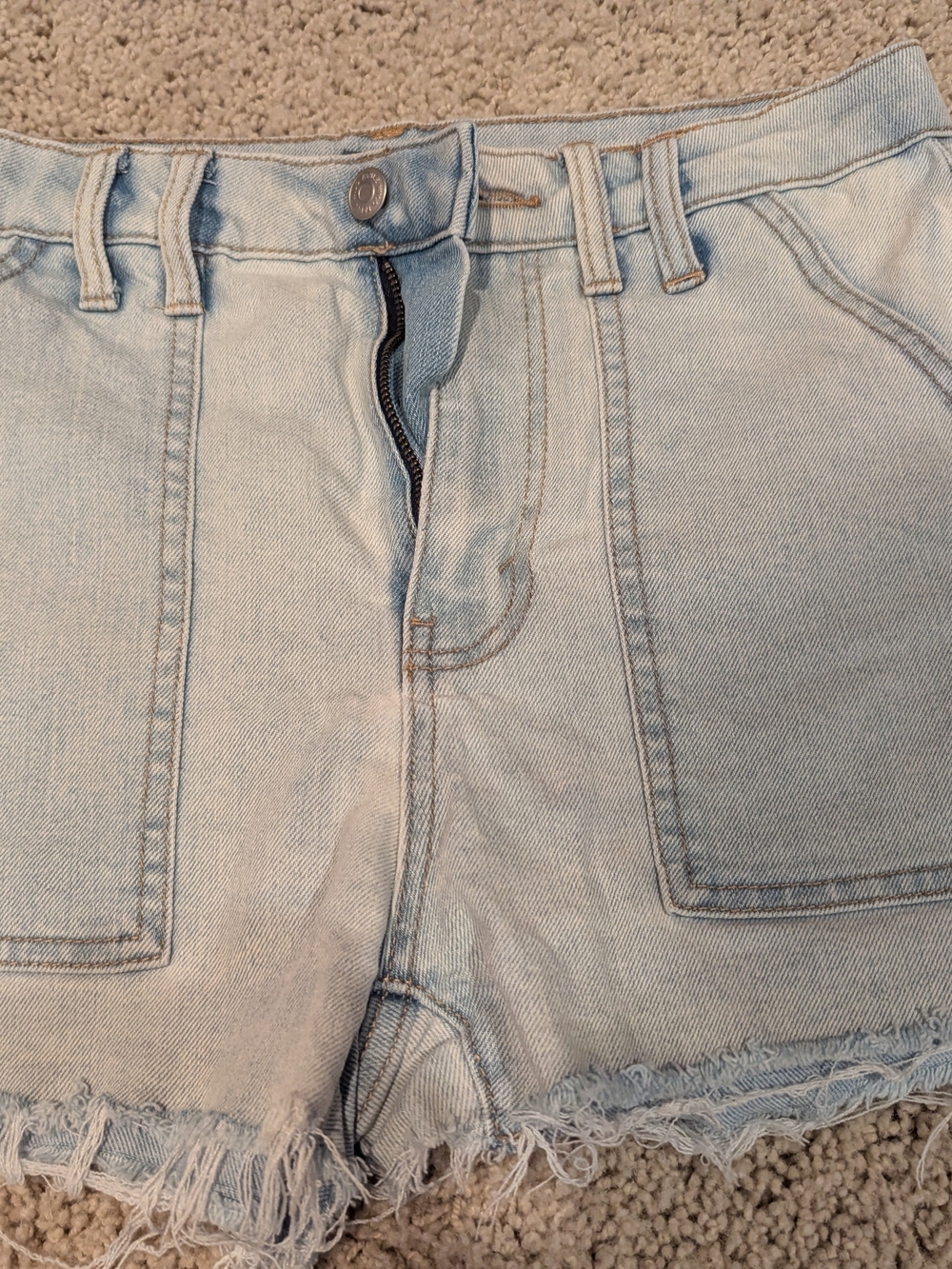 Wild Fable Light Wash High‑Rise Denim Shorts – Size 4